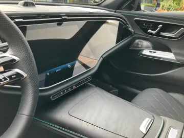 MERCEDES-BENZ E 400 e 4Matic AMG Line MBUX CAM LEDER BURM 4D