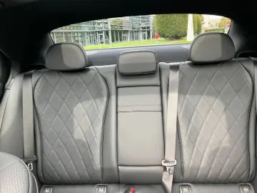 MERCEDES-BENZ E 400 e 4Matic AMG Line MBUX CAM LEDER BURM 4D