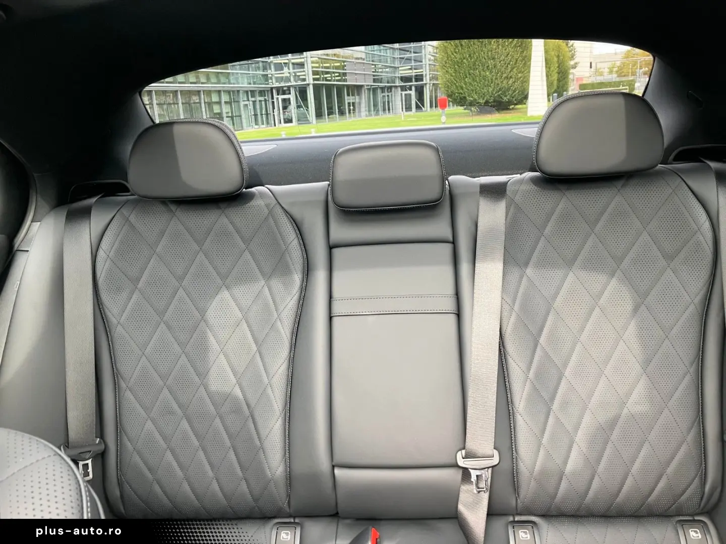 MERCEDES-BENZ E 400 e 4Matic AMG Line MBUX CAM LEDER BURM 4D