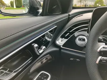 MERCEDES-BENZ E 400 e 4Matic AMG Line MBUX CAM LEDER BURM 4D