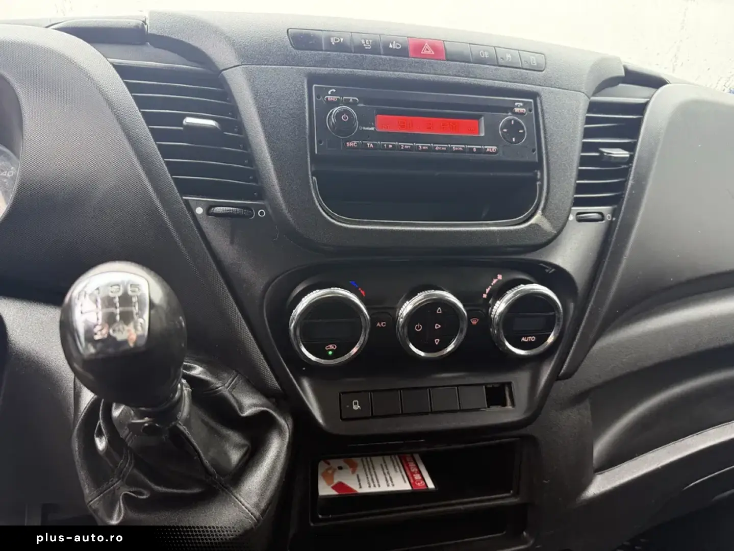 Iveco Daily Doka 6 locuri 2017 CLIMA PUNTE DUBLA