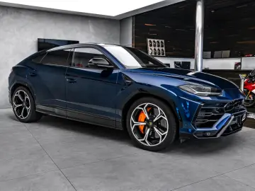 LAMBORGHINI Urus 4.0 V8