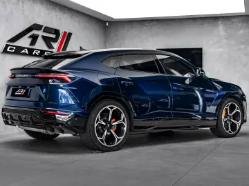 LAMBORGHINI Urus 4.0 V8
