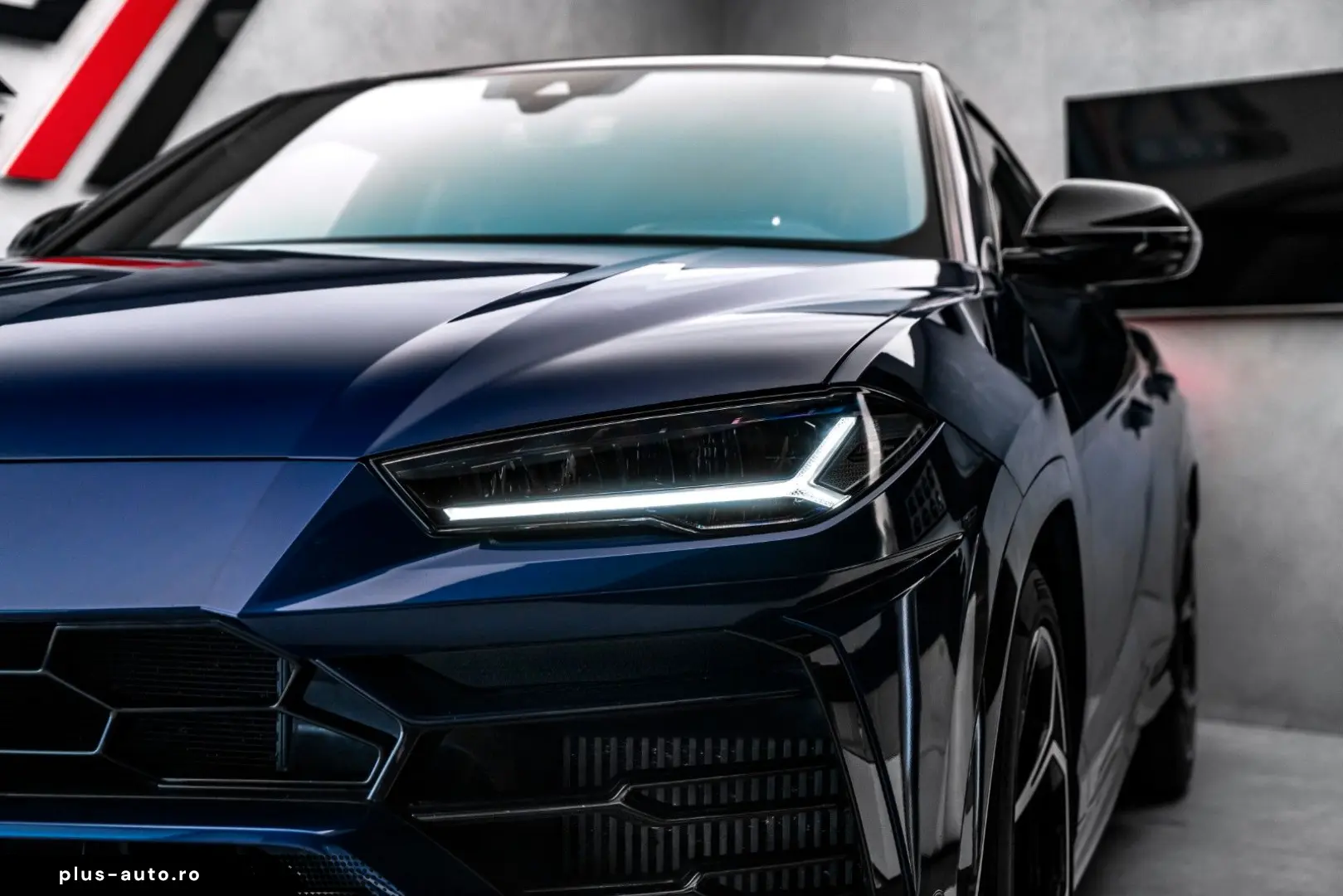 LAMBORGHINI Urus 4.0 V8