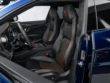 LAMBORGHINI Urus 4.0 V8