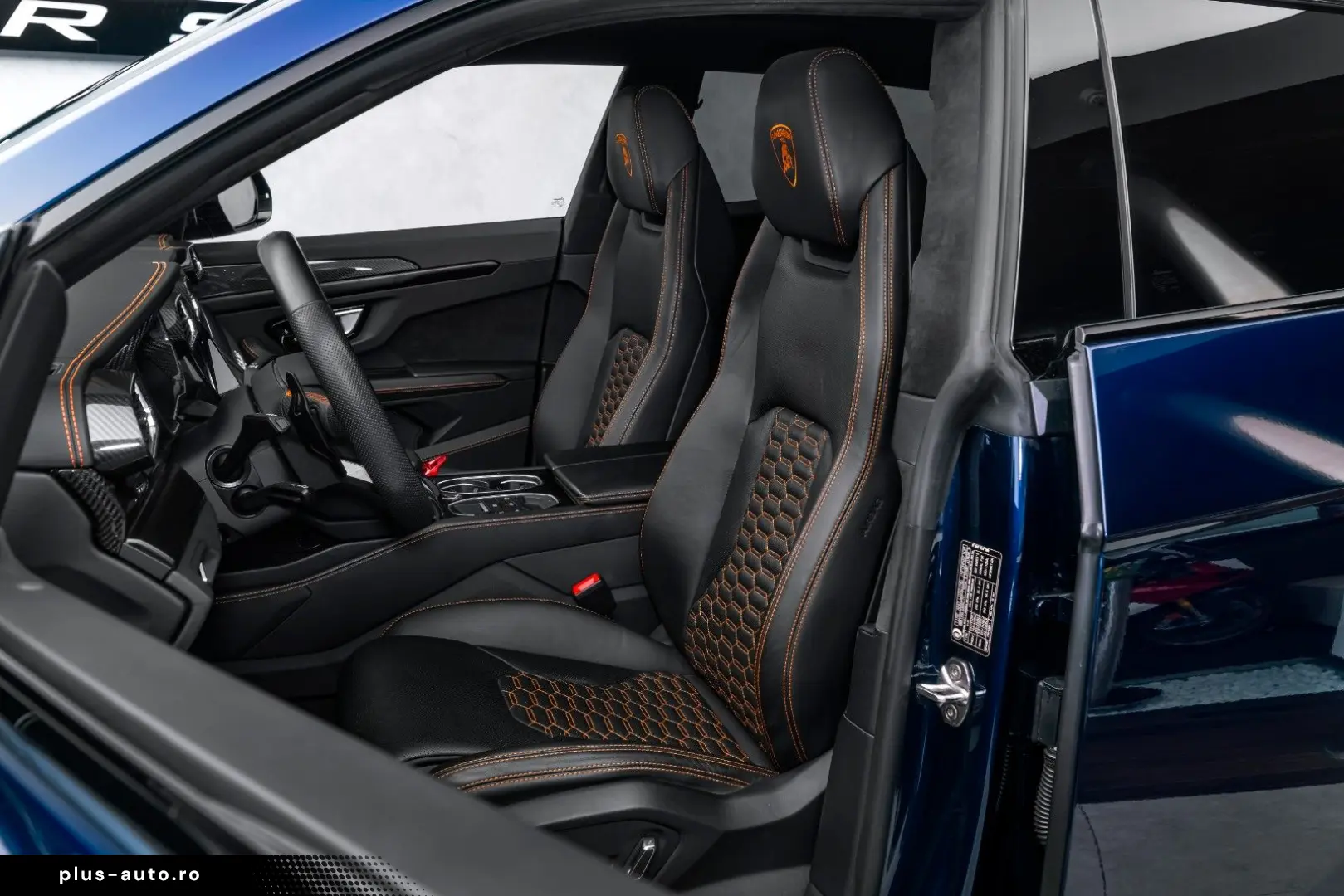 LAMBORGHINI Urus 4.0 V8