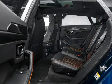 LAMBORGHINI Urus 4.0 V8