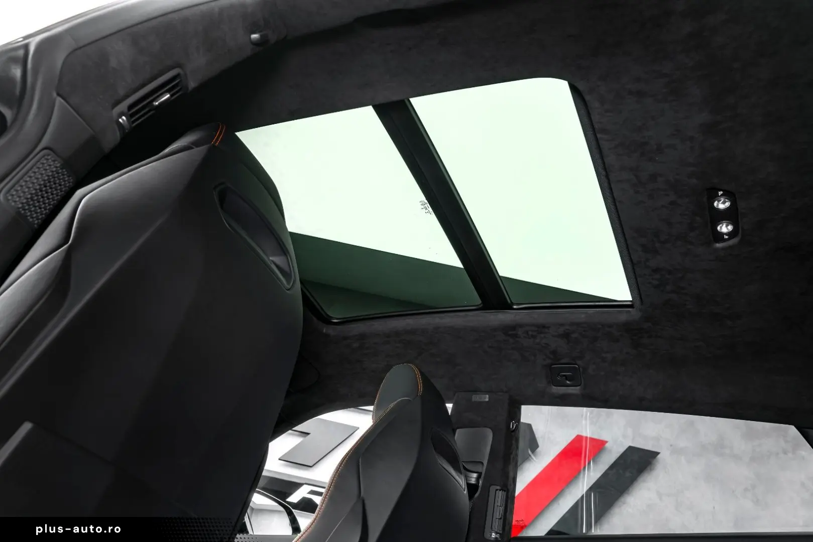 LAMBORGHINI Urus 4.0 V8