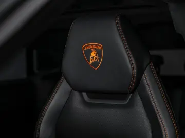 LAMBORGHINI Urus 4.0 V8