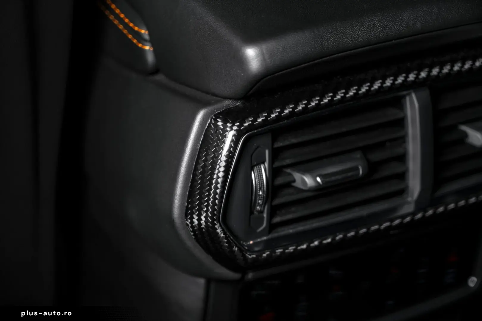 LAMBORGHINI Urus 4.0 V8