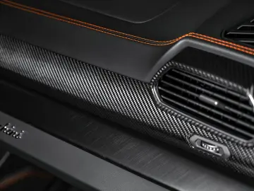 LAMBORGHINI Urus 4.0 V8