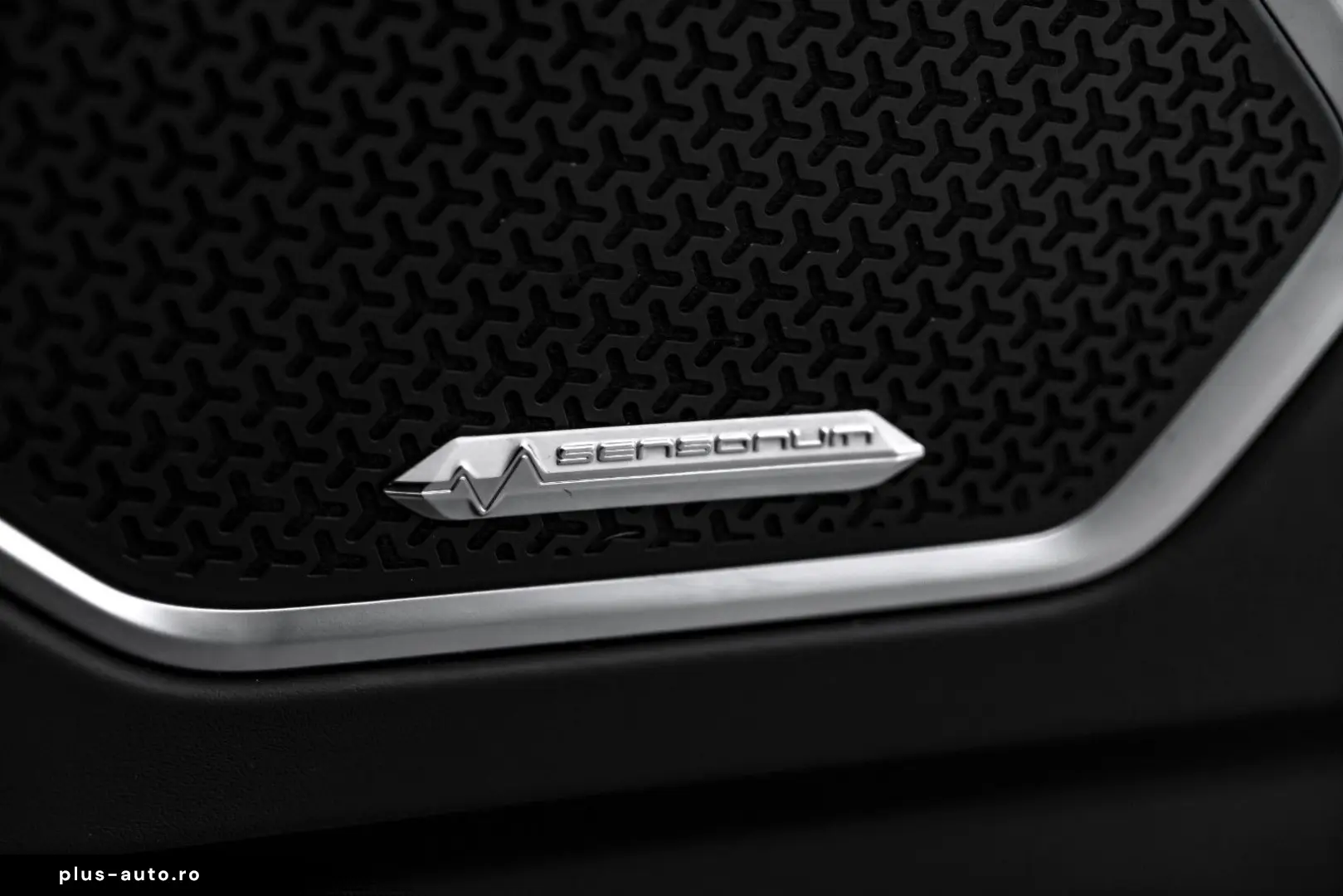 LAMBORGHINI Urus 4.0 V8