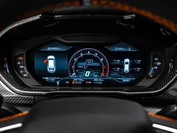 LAMBORGHINI Urus 4.0 V8