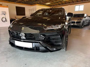 LAMBORGHINI Urus 4.0 V8