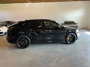 LAMBORGHINI Urus 4.0 V8