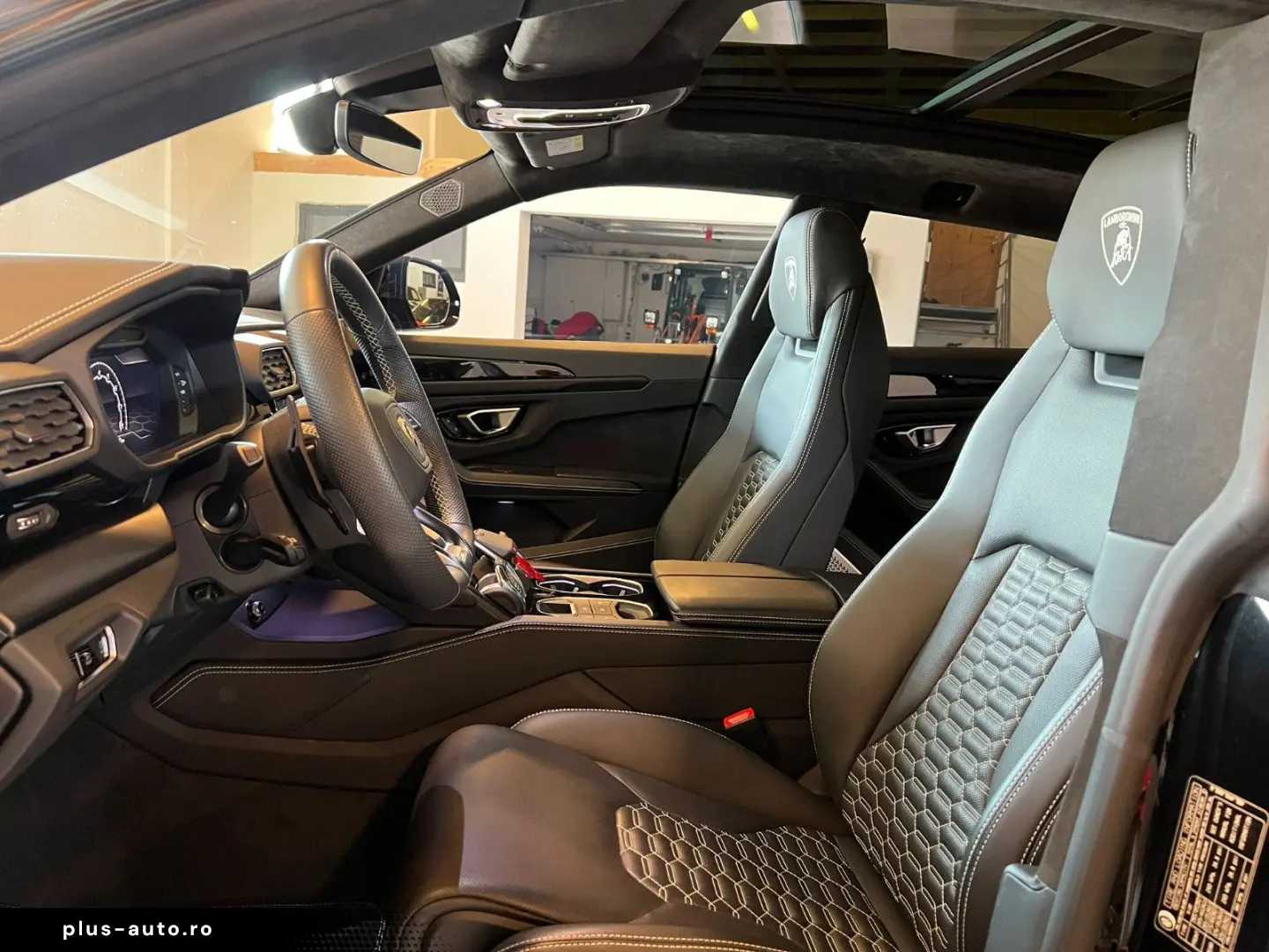 LAMBORGHINI Urus 4.0 V8