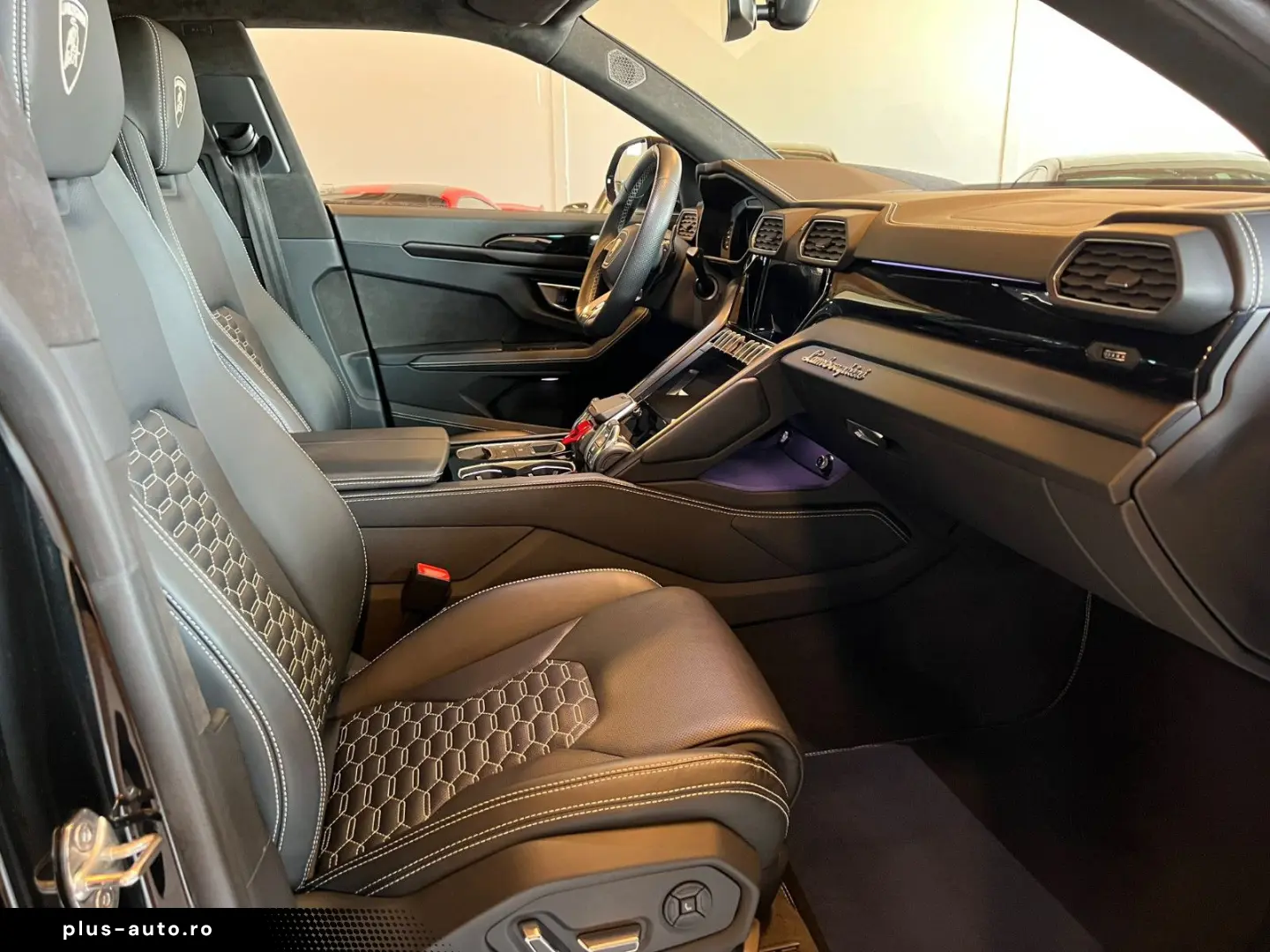 LAMBORGHINI Urus 4.0 V8