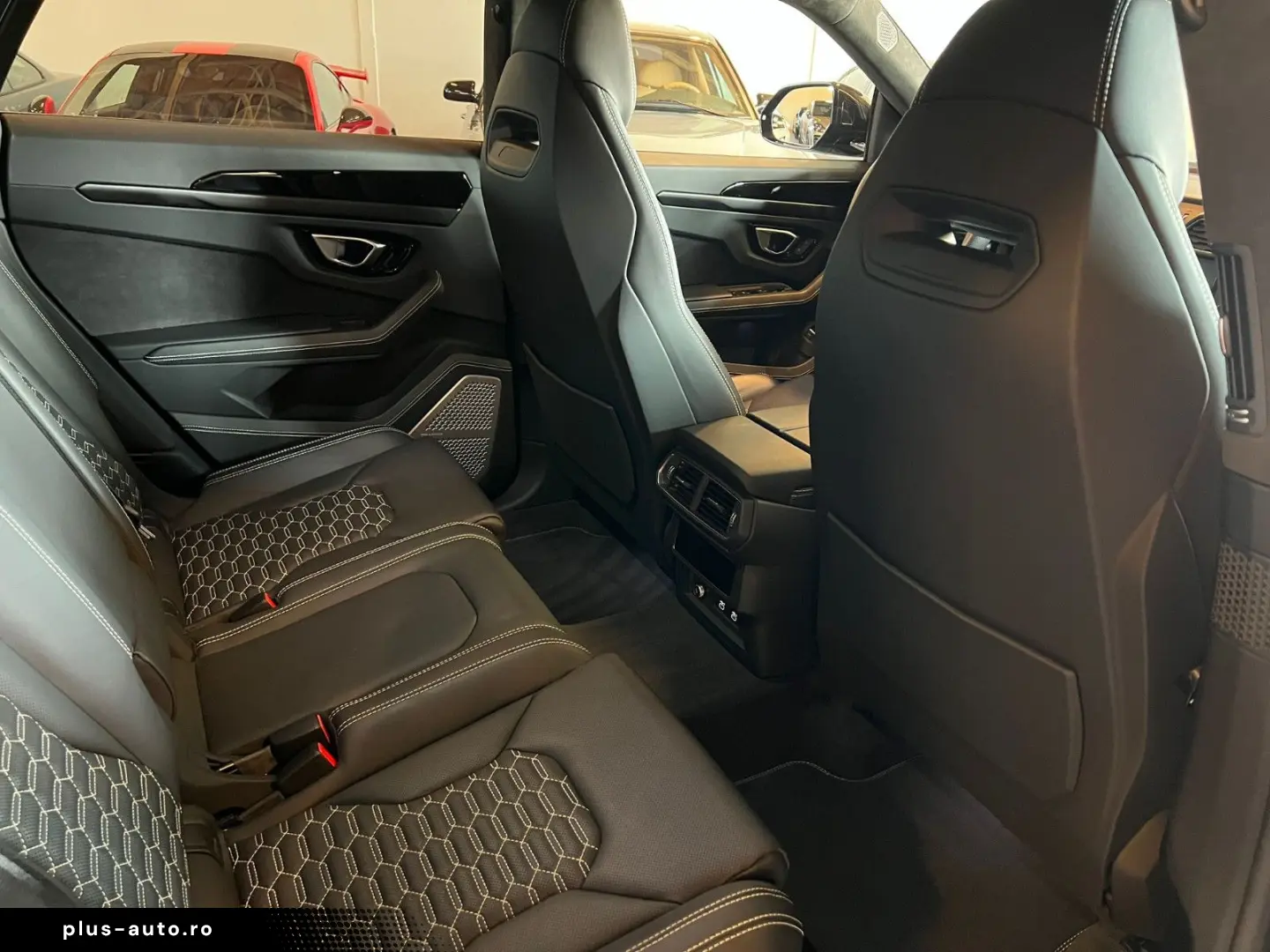 LAMBORGHINI Urus 4.0 V8