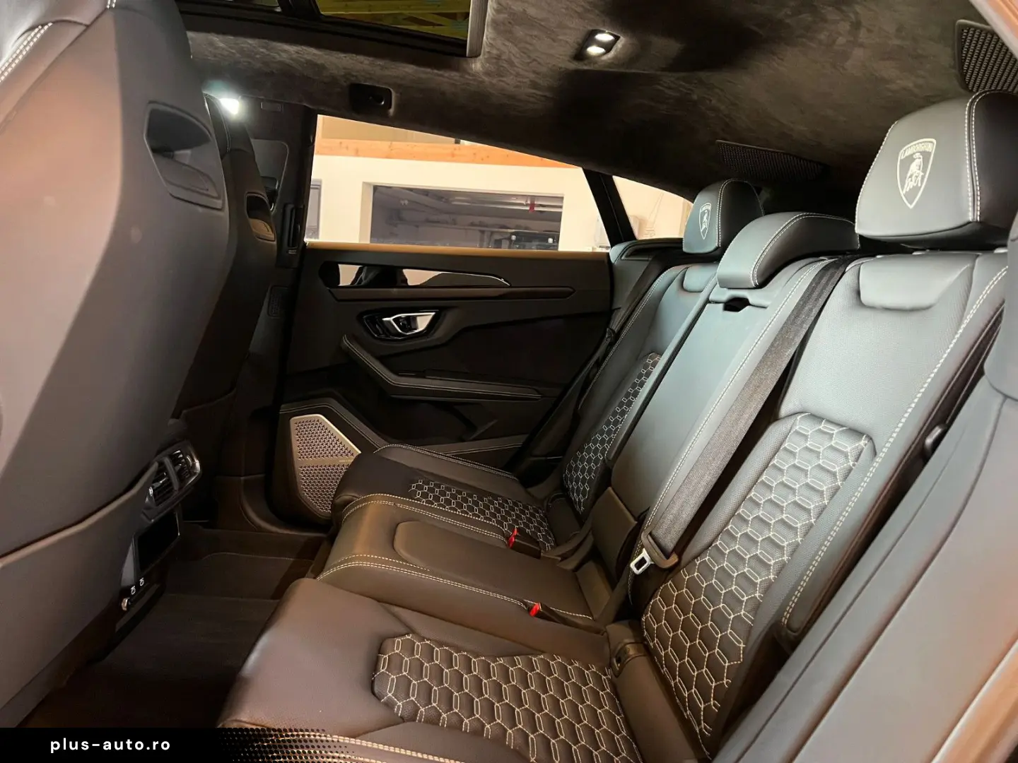 LAMBORGHINI Urus 4.0 V8