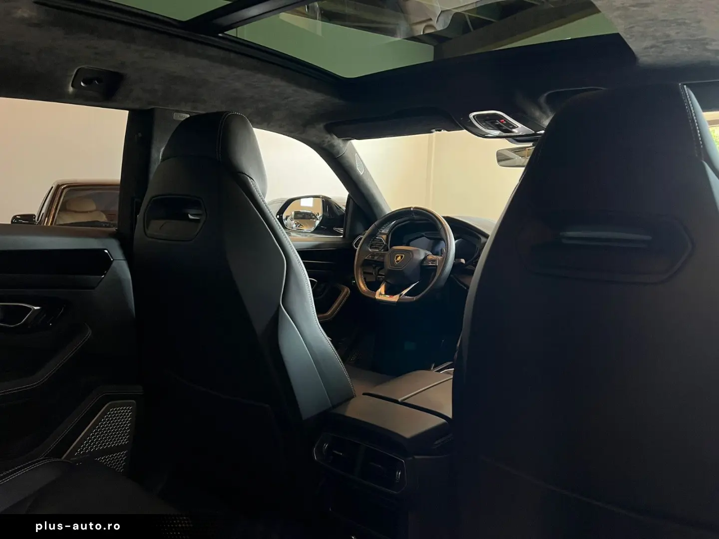 LAMBORGHINI Urus 4.0 V8