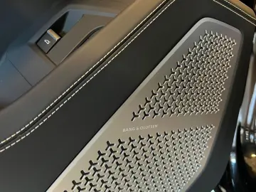 LAMBORGHINI Urus 4.0 V8