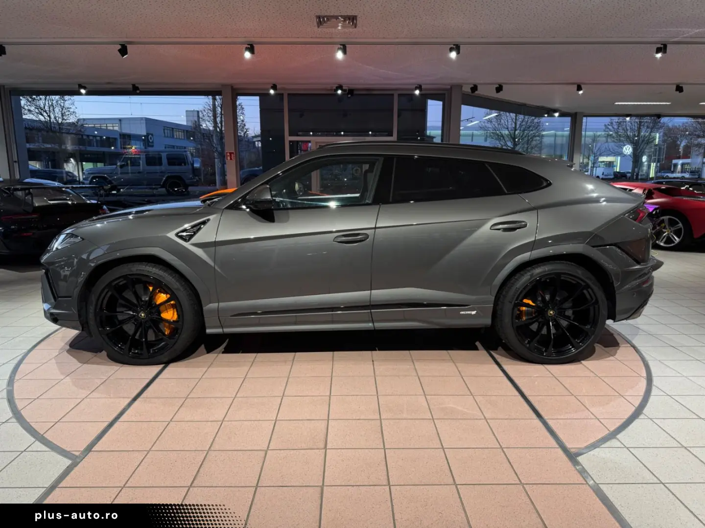 LAMBORGHINI Urus S PANORAMA B&O STYLE AKRAPOVIC