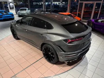 LAMBORGHINI Urus S PANORAMA B&O STYLE AKRAPOVIC