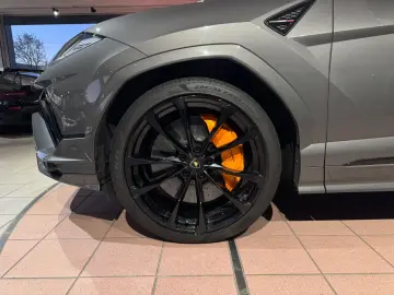 LAMBORGHINI Urus S PANORAMA B&O STYLE AKRAPOVIC