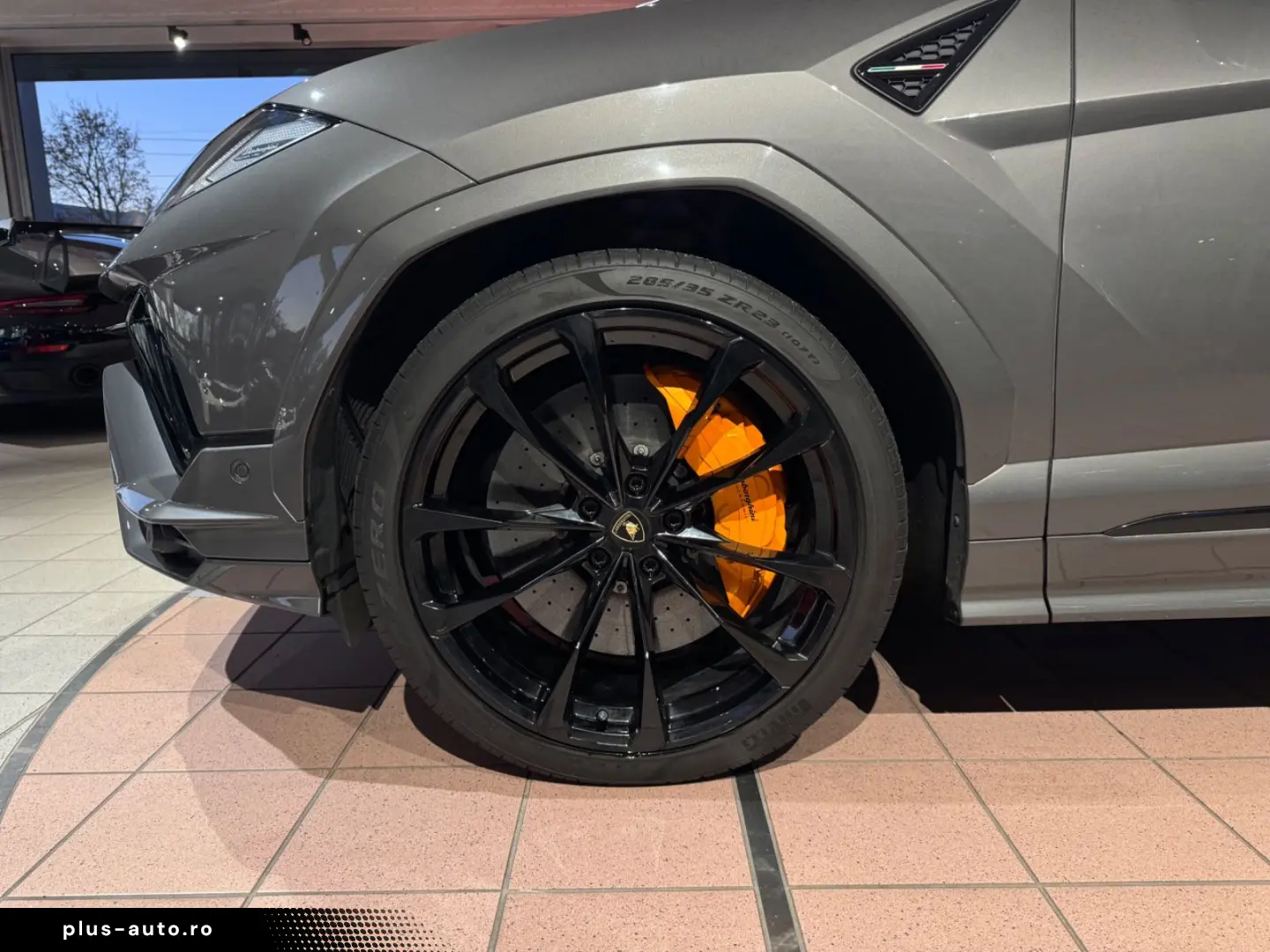 LAMBORGHINI Urus S PANORAMA B&O STYLE AKRAPOVIC