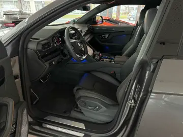 LAMBORGHINI Urus S PANORAMA B&O STYLE AKRAPOVIC