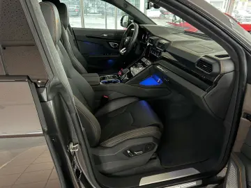 LAMBORGHINI Urus S PANORAMA B&O STYLE AKRAPOVIC