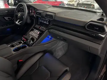 LAMBORGHINI Urus S PANORAMA B&O STYLE AKRAPOVIC