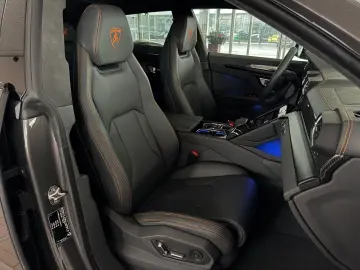 LAMBORGHINI Urus S PANORAMA B&O STYLE AKRAPOVIC