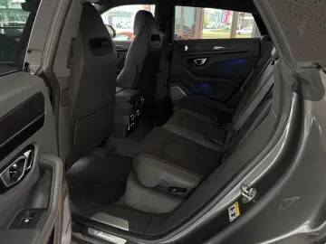 LAMBORGHINI Urus S PANORAMA B&O STYLE AKRAPOVIC