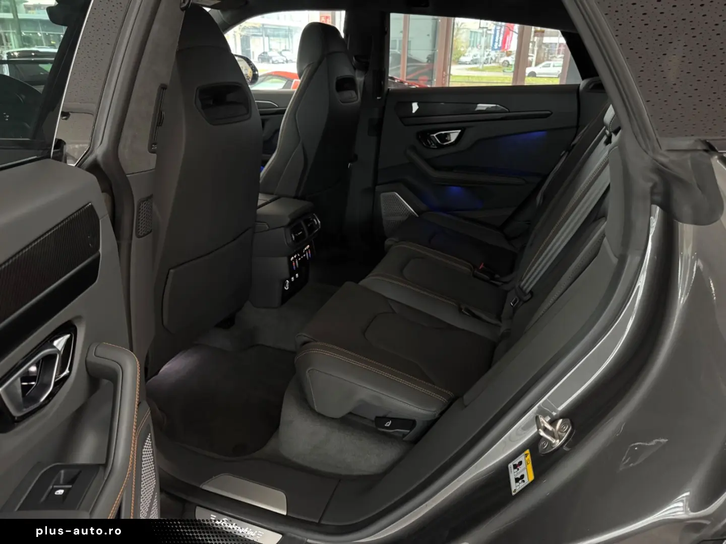 LAMBORGHINI Urus S PANORAMA B&O STYLE AKRAPOVIC