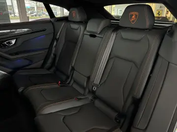 LAMBORGHINI Urus S PANORAMA B&O STYLE AKRAPOVIC