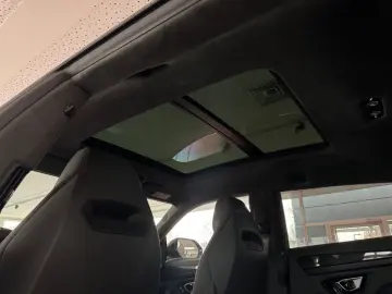 LAMBORGHINI Urus S PANORAMA B&O STYLE AKRAPOVIC