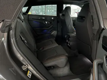 LAMBORGHINI Urus S PANORAMA B&O STYLE AKRAPOVIC