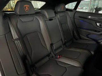 LAMBORGHINI Urus S PANORAMA B&O STYLE AKRAPOVIC