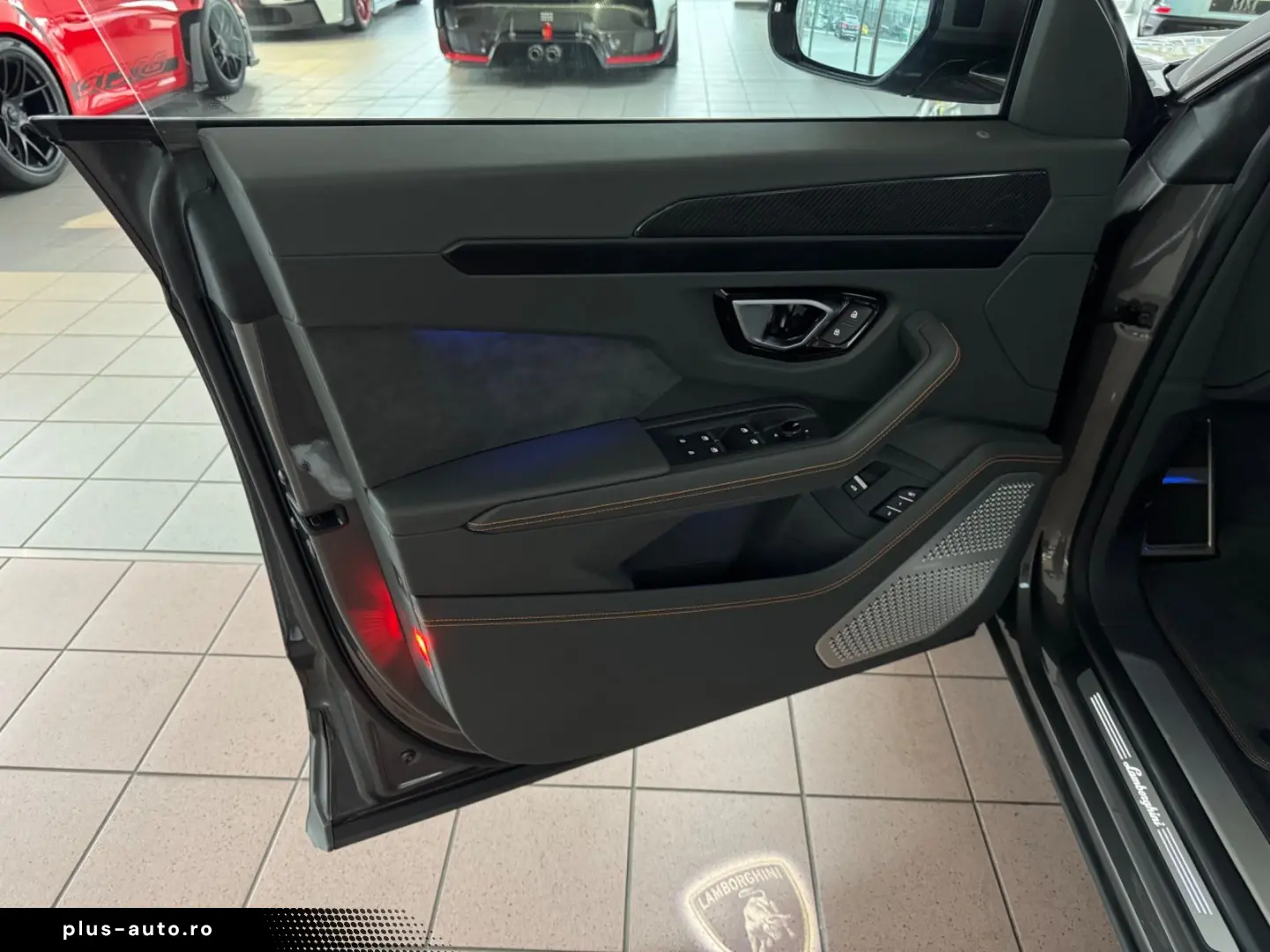 LAMBORGHINI Urus S PANORAMA B&O STYLE AKRAPOVIC
