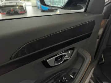 LAMBORGHINI Urus S PANORAMA B&O STYLE AKRAPOVIC