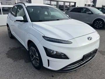 HYUNDAI Kona Elektro 2WD  64 kWh NAV KAM LED