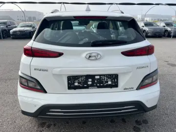 HYUNDAI Kona Elektro 2WD  64 kWh NAV KAM LED