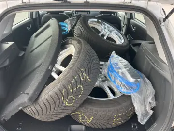 HYUNDAI Kona Elektro 2WD  64 kWh NAV KAM LED