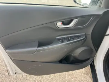 HYUNDAI Kona Elektro 2WD  64 kWh NAV KAM LED