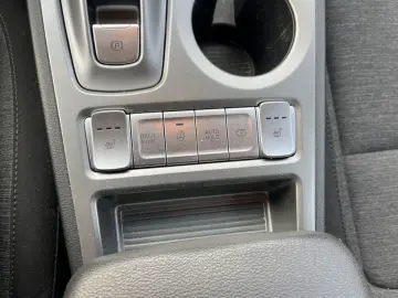 HYUNDAI Kona Elektro 2WD  64 kWh NAV KAM LED