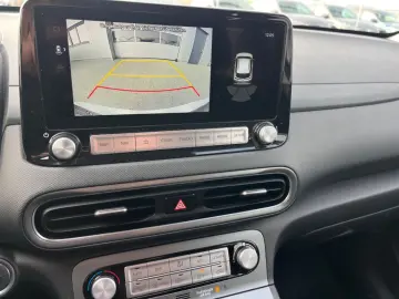 HYUNDAI Kona Elektro 2WD  64 kWh NAV KAM LED