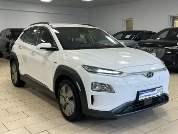 HYUNDAI Kona Trend Elektro 2WD CarPlay Navi R-Cam SOH100
