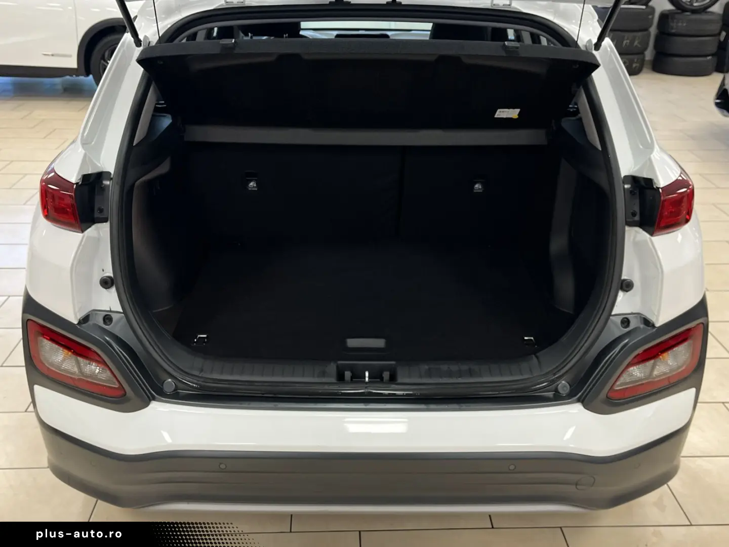 HYUNDAI Kona Trend Elektro 2WD CarPlay Navi R-Cam SOH100