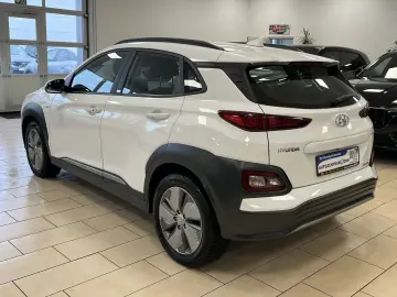 HYUNDAI Kona Trend Elektro 2WD CarPlay Navi R-Cam SOH100